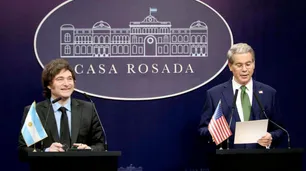 Scott Bessent volverá al país en medio de expectativas de cambios en el dólar