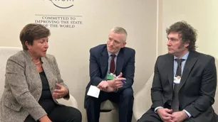 Entre risas y fotos: el momento en el que Milei y Kristalina Georgieva se conocieron en Davos