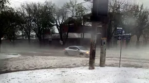 Un temporal con vientos huracanados y granizo causó destrozos en el sur de Córdoba y Santa Fe