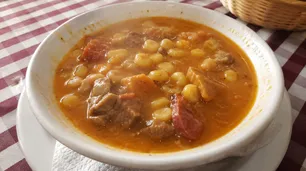 Receta de locro criollo tradicional paso a paso: el clásico casero e infaltable para este 25 de mayo