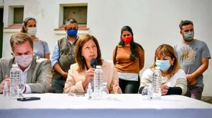 Arabela Carreras: "Las autoridades del INAI instigan y sostienen a los grupos violentos”