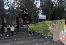 La provincia de Cristina Kirchner vota en medio de la tensión social