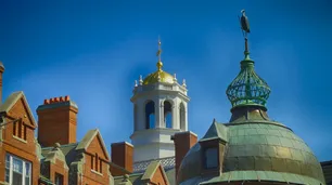 Universidades respaldan a Harvard en una demanda sobre discriminación racial en admisiones