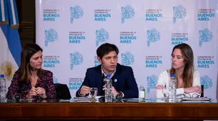 Kicillof anunció un bono para docentes suplentes y más alimentos para el servicio escolar