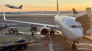 Aerolíneas retroceden tras las prohibiciones de viajes a Sudáfrica