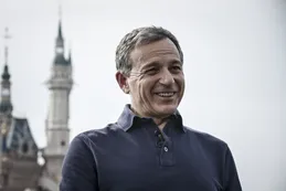 Inversionistas de Disney aprueban pago a su director ejecutivo