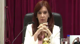 Cristina Kirchner reapareció para criticar a Mauricio Macri por el "retorno al FMI" en medio de la escasez de divisas