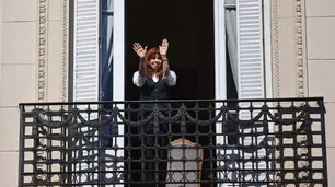 Cristina Kirchner reapareció con un mensaje en la Feria del Libro y destacó el valor político de “El balcón ilustrado”
