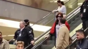 Cristina Kirchner regresó de Cuba y la esperan nuevos frentes en la Justicia federal