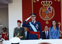 Los reyes Felipe y Letizia, junto a la princesa Leonor, encabezaron el desfile militar del 12 de octubre