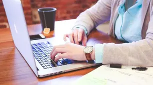 Diputados opositores piden al Gobierno que elimine el impuesto en notebooks y tablets