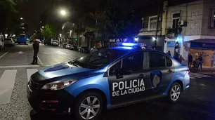 Boedo: encuentran a un hombre asesinado en su domicilio y buscan al posible homicida