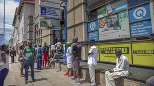 Más de la mitad de la población de Zimbabue sufre de hambre