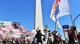 Cortes en microcentro: piqueteros vuelven a marchar desde Desarrollo Social rumbo a Plaza de Mayo