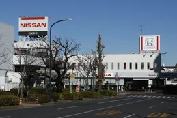 Honda y Nissan formalizan sus negociaciones para una fusión