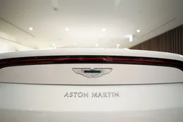 Los gastos de los propietarios de Aston Martin dificultan que la empresa obtenga capital