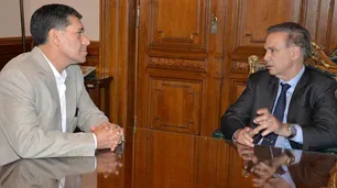 Desdoblar elecciones: una opción que causa tensión y rechazo en la oposición