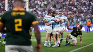 El sueño de Los Pumas se mantiene intacto: le ganaron al bicampeón del mundo Sudáfrica 29 a 28