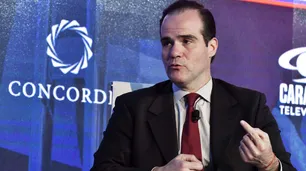 Acusan al presidente del BID de mantener una relación íntima con funcionaria clave