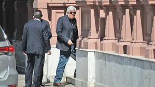 Hugo Moyano dijo 'presente' en el acto del Pacto Social, pero igual prepara protestas