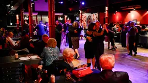 Los refugios del tango en medio de la crisis económica: "El milonguero, si puede, sale todos los días"