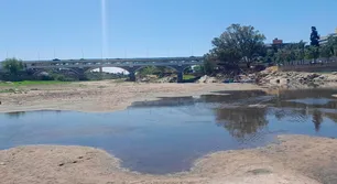 El lago San Roque alcanzó niveles críticos y se restringe el uso de agua en Carlos Paz