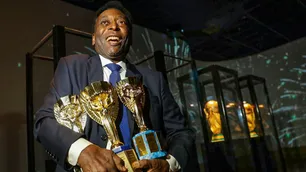 Mientras pelea contra el cáncer, Pelé fue nuevamente internado en San Pablo