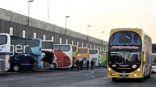 Colectivos del interior amenazan con suspender el servicio nocturno si no incrementan los subsidios