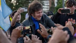 Sigue de luna de miel: el 63% de los argentinos apoya la gestión de Milei, según encuestas