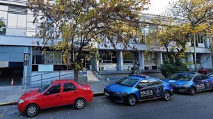 Villa Crespo: dos reclusos se fugaron de una comisaría, los persiguieron en helicóptero y encontraron a uno en un basurero