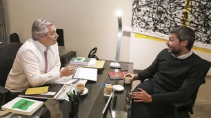 Alberto Fernández apunta a la campaña porteña y visita la UBA con Matías Lammens y Gisela Marziotta