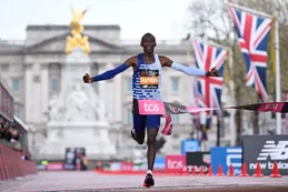 Kelvin Kiptum, estrella mundial de atletismo, falleció a los 24 años tras un accidente automovilístico