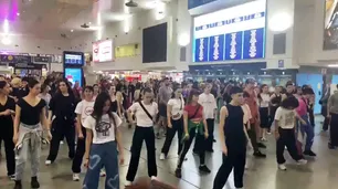 Estudiantes de la UNA protestaron en la Estación Once al ritmo de "Fanático" de Lali Espósito