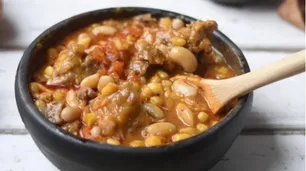 Un municipio de La Rioja organizó un "locro popular": 60 personas terminaron intoxicadas