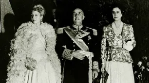 Dónde están sepultados los dictadores del siglo XX: desde Hitler hasta Videla