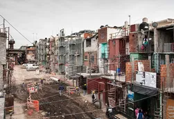 En las villas reclaman que los políticos no aparezcan sólo en elecciones