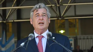 Nicolás Pino apuntó en su discurso a Cristina Kirchner: "Lo que no funciona es el revoleo de bolsos con dólares"