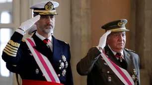 El rey de España renuncia a la herencia de su padre, asediado por sospechas de corrupción