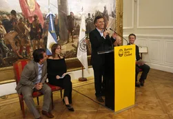 Cómo es la "ley de medios" de Macri que podría aliviar al Grupo Clarín