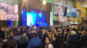 De regreso de Cuba, Cristina Kirchner retoma la campaña y presenta su libro en Río Gallegos