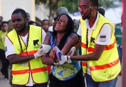 Toma de rehenes en Kenia: Al menos 147 muertos y 79 heridos