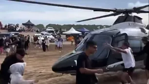 Cuál fue la versión del cantante Perro Primo tras aterrizar en un helicóptero en medio de una playa de Pinamar