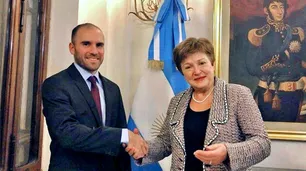 Guzmán viaja esta noche a Estados Unidos para renegociar la deuda con el FMI