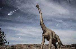 Dinosaurios en el espacio: científico sostiene la chance de hallar sus huesos en la Luna