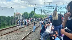 Corte en las vías del Roca: manifestantes impiden que los trenes lleguen a Constitución