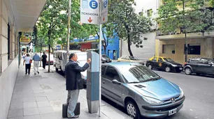 Desde junio no habrá más parquímetros en CABA: cómo se pagará el estacionamiento