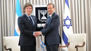 La gira de Milei en Israel: lloró en el Muro de los Lamentos, prometió el traslado de la embajada y se reunió con Isaac Herzog