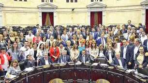 El Congreso busca acordar sobre la paridad de género en el reemplazo de los legisladores