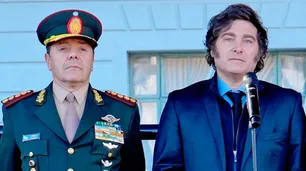 El Gobierno cambia a la mayoría de los jefes de las Fuerzas Armadas por sugerencia de Carlos Presti
