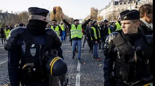 La Policía de París se negó a reprimir a los "chalecos amarillos"
